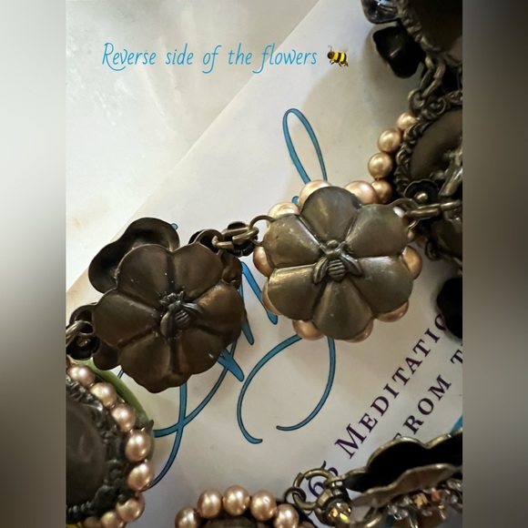 La Contessa by Mary DeMarco Victorian Cameo Sunflower Necklace & Bracelet - Picture 5 of 9